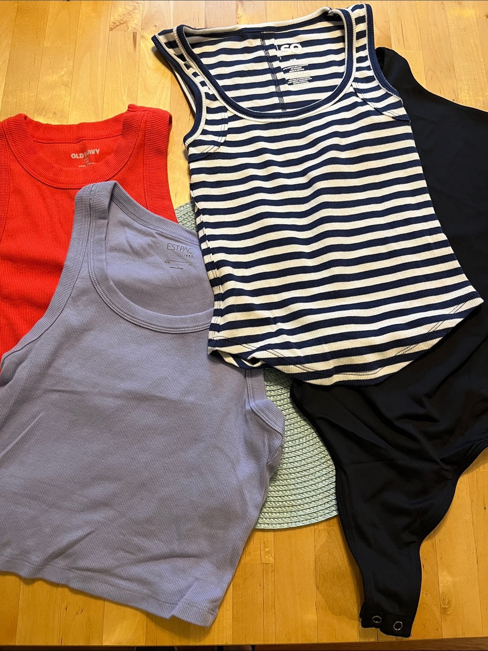 4 piece Jrs Tanks and Bodysuit- XS